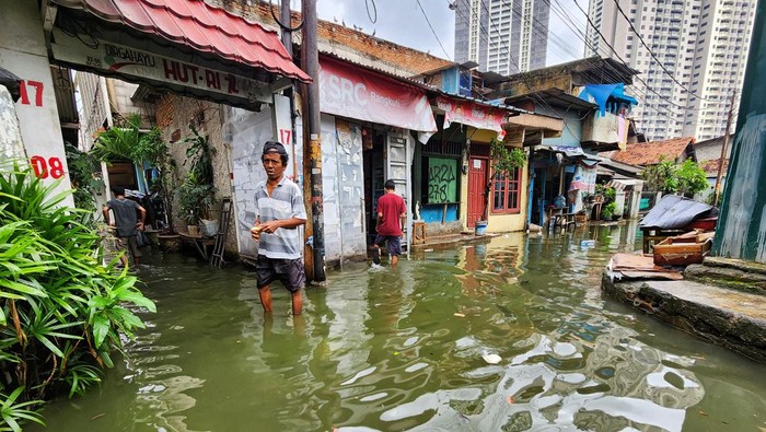 Banjir Jakarta dan Sekitarnya: Dampak Hujan Deras Pagi Ini